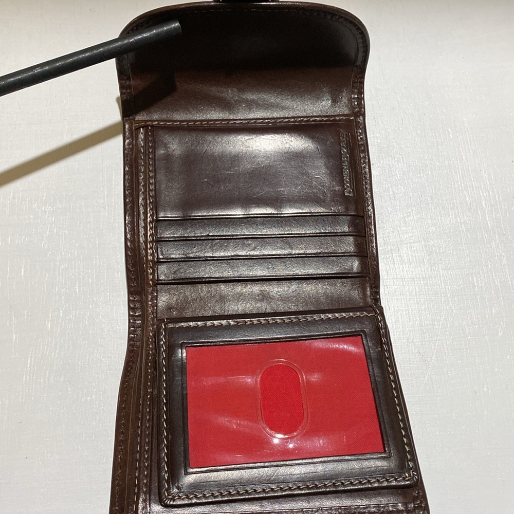DOONEY & BOURKE Brown Croc Embossed Trifold Leather Wallet - Picture 2 of 10
